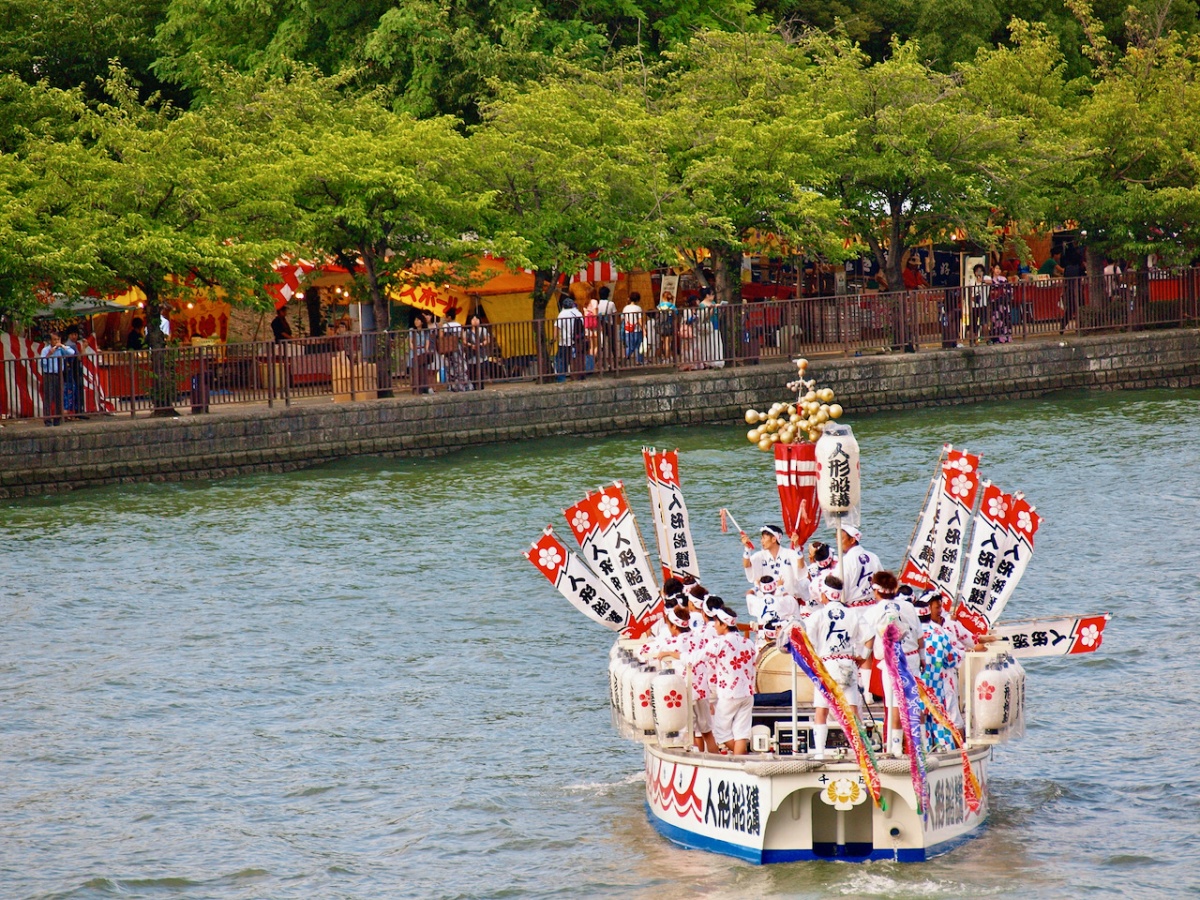 osaka tenjin festival